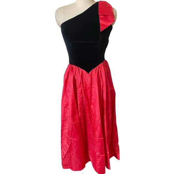 Vintage One-Shoulder Party Dress Women’s Size Small Red Taffeta Black Velvet 90s - Picture 1 of 5